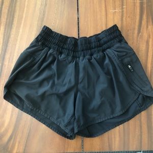 Lululemon Tracker Shorts 4”